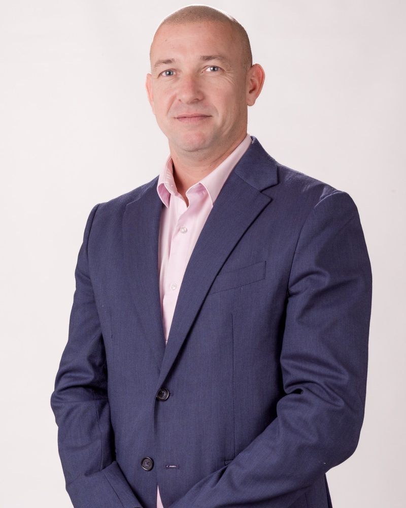 Dr. Maximiliano Silva, representante legal